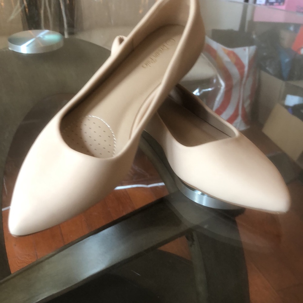 Shoes - Picture 4 of 5